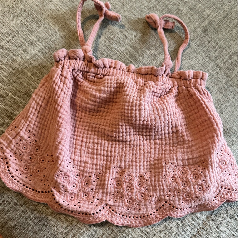 Modern movements dusty pink tank top and shorts set